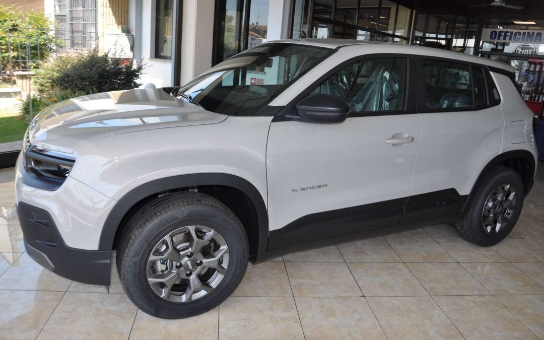 Jeep Avenger  Avenger 1.2 turbo e-hybrid mhev Longitude fwd 110cv edct6