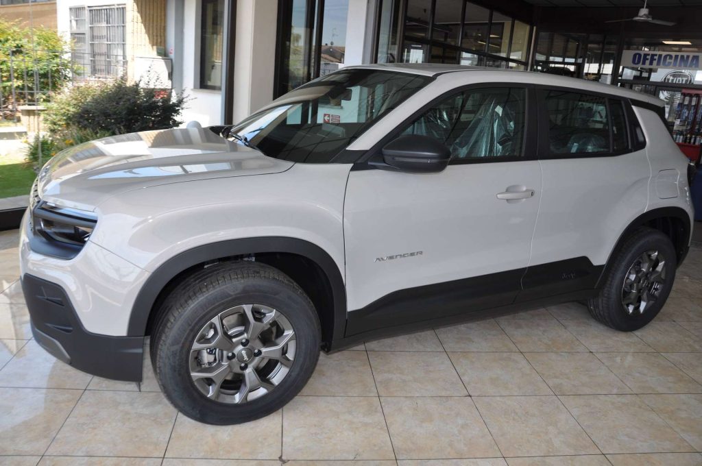 Jeep Avenger  Avenger 1.2 turbo e-hybrid mhev Longitude fwd 110cv edct6