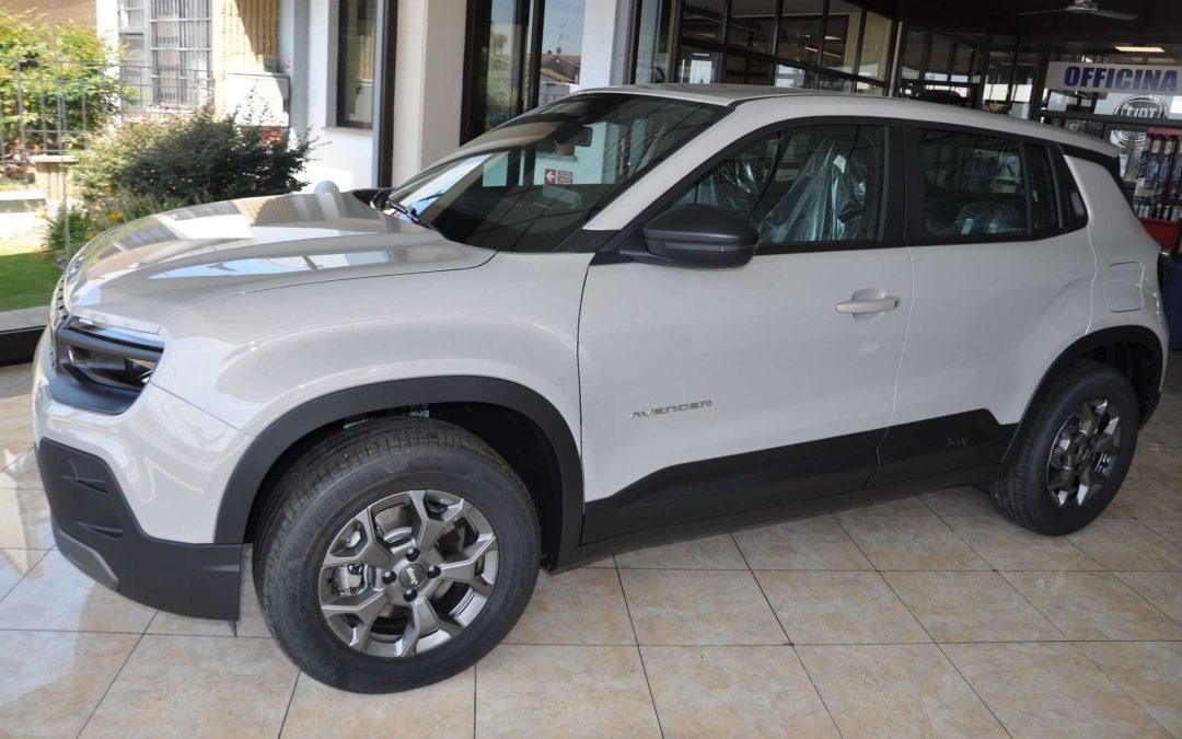 Jeep Avenger  Avenger 1.2 turbo e-hybrid mhev Longitude fwd 110cv edct6
