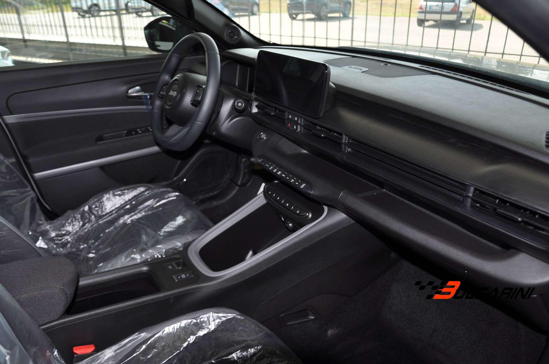 Jeep Avenger  Avenger 1.2 turbo e-hybrid mhev Longitude fwd 110cv edct6